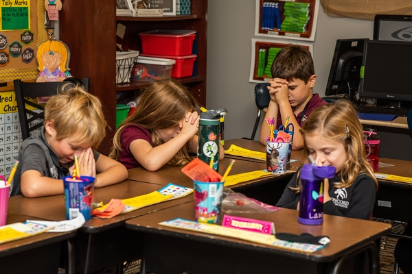 1st Grade Praying